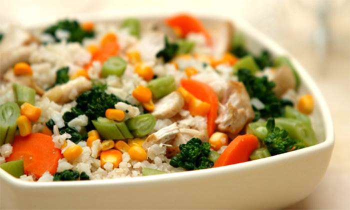 salada-de-arroz-e-legumes